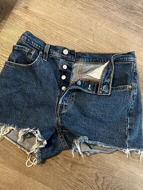 Cute Button Fly Levi’s Shorts - Cutoffs
